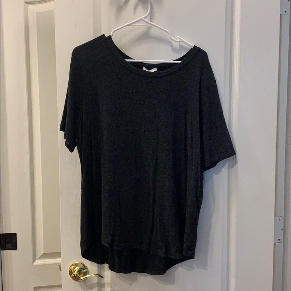 Dark gray/black shirt